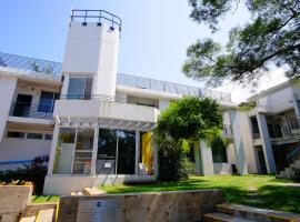 YHA Jockey Club Mt. Davis Youth Hostel, glamping site in Hong Kong