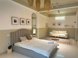 Luxe Paradise 21 Nguyen Van Troi, hotel v Hanoji