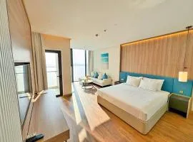 Alacarte condo - right on beach - high floor