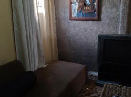 Angezha and Twana, Hotel in Zimre Park