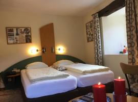 LOGIS DES CHEVALIERS & ROCK SPA WELLNESS Esch sur Sure, hotel med parkering i Esch-sur-S&ucirc;re