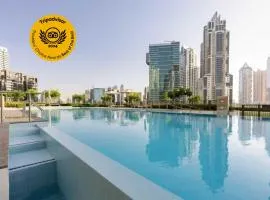 Luxury 1-Bedroom Apartment At Burj Crown.