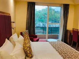 ALOHA DIVINE GANGES APARTMENTS with INFINITY POOL