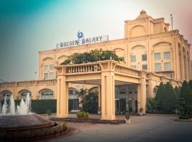 Golden galaxy hotels and resorts pvt ltd, hotel v destinaci Pīrthala