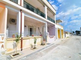 Casa Nzinu a soli 170 mt dal mare di Torre Colimena, hotel di Torre Colimena