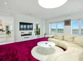 The Penthouse - Marine House