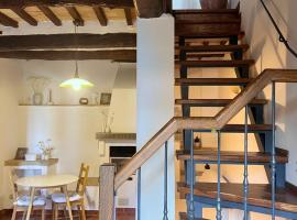 Romantic Escape in Medioeval Passignano -Lake View, hotel v destinaci Passignano sul Trasimeno
