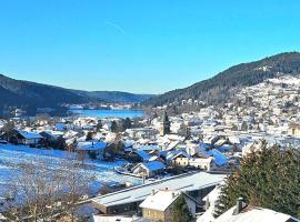 f2 VUE INCROYABLe sur lac avec jardin avec balnéo et 400m centre、ジェラールメのホテル