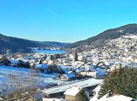 f2 VUE INCROYABLe sur lac avec jardin avec balnéo et 400m centre