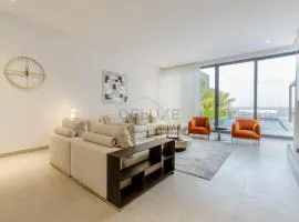 Pool and Sea Views 4BR and Assistant's Room Villa with Own Pool, Sharm - Al Dana Villa, Al Dana Island by Deluxe Holiday Homes