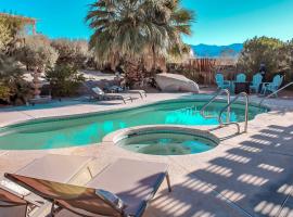 Poolside Oasis with Game Room in Desert Hot Springs!, ξενοδοχείο σε Desert Hot Springs