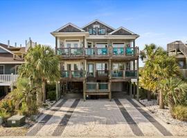 Ocean Views I Sleeps 12 I Walk to Beach I Pool, hotel en Ocean Isle Beach