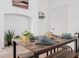 Stylish 3-Bed Home, Free Double Parking, Near Seafront