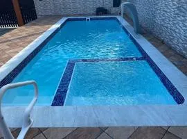 Casa Com piscina e Três Quartos Martim de Sá