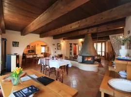 Splendida casa in sasso in borgo