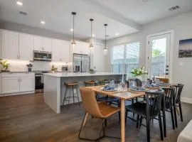 The Quad 4 Modern Suites Private Yard Grill 2 Miles to Kyle Field