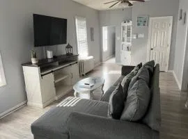 Hi-Point Hideaway - Cozy, Cute and Charming 2 BR