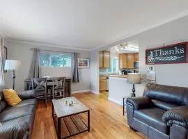 Great two bedroom family spot with convenient access to downtown