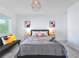 Beach and Art Close to This Lovely Studio