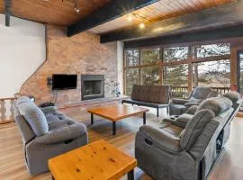 3 Level Ski Chalet 7BR w Deck, Sauna & Ping-Pong!