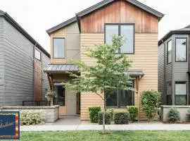 THE PENDLETON - Walkable - Arcade Loft - Modern- Light & Bright