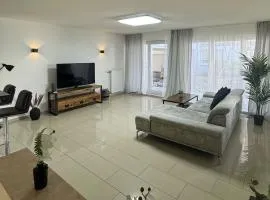 C&V 3 Personen 2 Zimmer WLAN SmartTV Boxspringbett