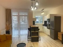 Home-city apartman