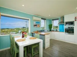 Classic Charm, Sea & Mountain Views, Family Fun - KK95170