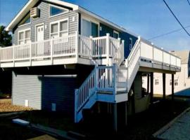 Ship Bottom में, होटल Oceanside Home In Ship Bottom, Three Bedroom-Two Bath, This Property Is Neat And Very Close To The Beach, Located On An Extremely Quiet Street And,