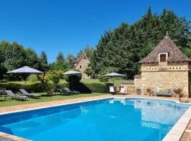Les Granges Hautes, maisons de vacances, proches de Sarlat avec piscine, parc,