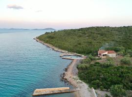 Secluded fisherman's cottage Cove Zizanj, Pasman - 23925, hotelli kohteessa Tkon