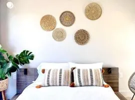 Modern New Private Bathroom Suite, 8mins to UBC& 15mins to Downtown