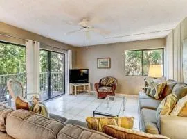 Pool View Beachwood Condo