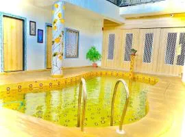JAYDURG Asra Lake Heritage Hotel with rooftop and swimming pool