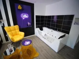 Suite Design #6#- Jacuzzi et Netflix-self check-in