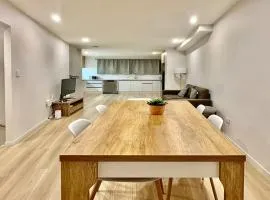 Modern Brand New Luxury Retreat in Papatoetoe