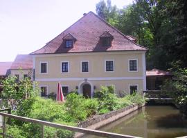 Landhotel Kahrmühle, hotel v destinaci Pressath