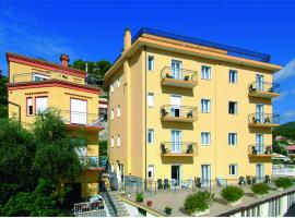 Hotel Tritone, hotel en Laigueglia