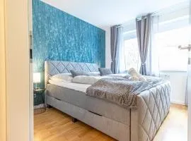 Nice 1BR & 1LR Apt with Balcony, 9min to City Center