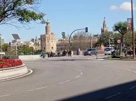Virgen del Valle, los Remedios, junto al centro y Triana, Sevilla