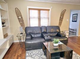 The Little House On E Street, hotel din Anchorage