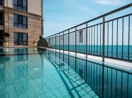 Kabakum Plaza Beachfront flats