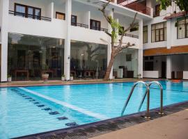 Woodnest Windmill Beach Hotel、ネゴンボのホットタブ付きホテル