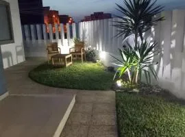 Cozy & Top Apartment, Wi-Fi, Private Garden, Sea Side