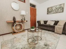 Studio apartment-Kloof Street