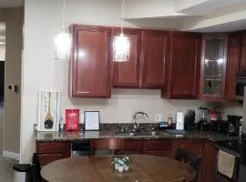 Beautiful 3BR 3BA Condo with free parking near Downtown Washington DC