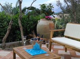 Viesnīca Splendida villa in riva al mare pilsētā Orozei