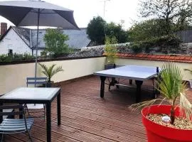 T2 avec terrasse, table de Ping-pong, parking privé au centre d'Azay