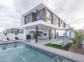 Aqua 4 Bedrooms