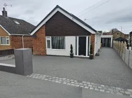 3-Beds Sleeps 6 Walking distance to Castle & Town